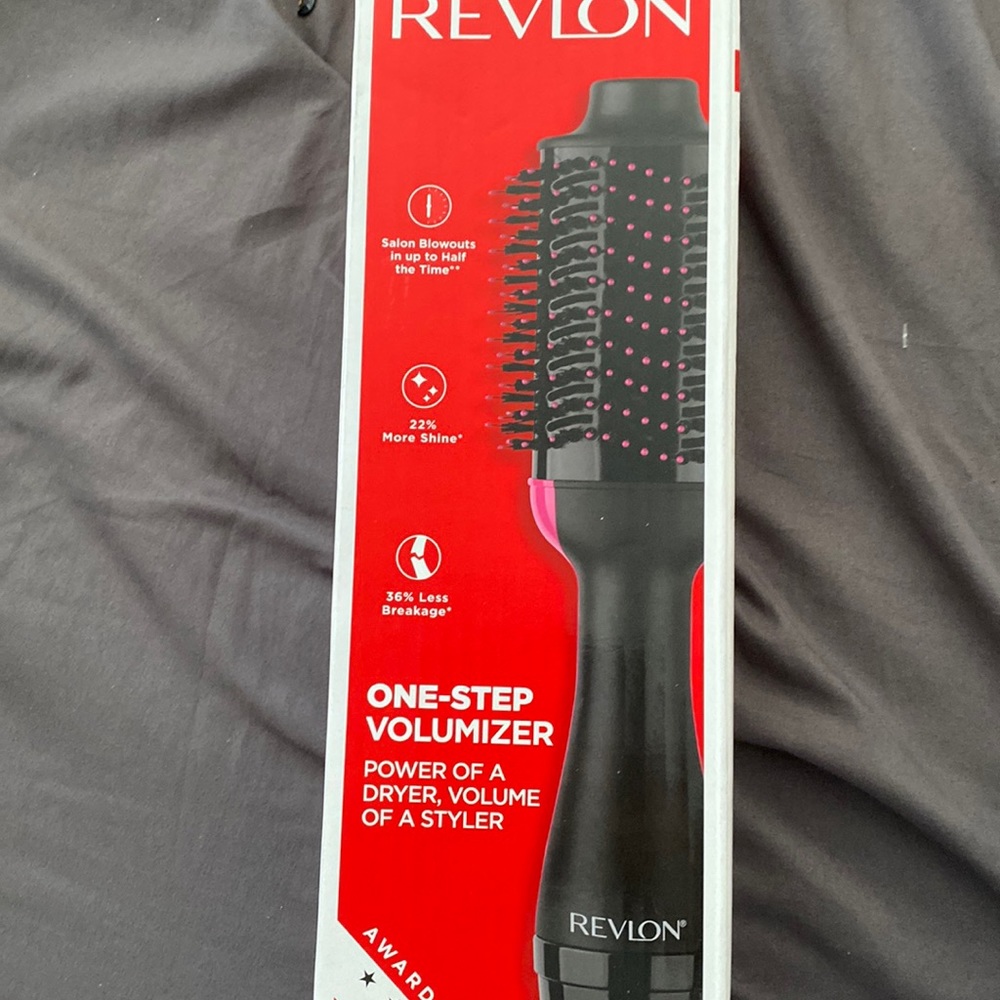 Revlon blowout brush / volumizer dryer brush